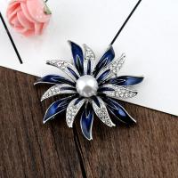 Broche de diamantes de imitación de la aleación de Zinc, con Perlas plásticas, Flor, para mujer & esmalte & con diamantes de imitación, azul, 50mm, Vendido por UD