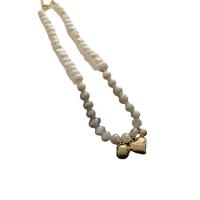 Collier de chaîne en laiton de perles d'eau douce, perle d'eau douce cultivée, avec laiton, avec 5cm chaînes de rallonge, coeur, Placage de couleur d'or, bijoux de mode & pour femme, blanc .8 cm, Vendu par PC