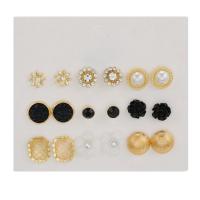 alliage de zinc Stud Set, Placage de couleur d'or, 9 PCS. & pour femme & avec strass, 0.9cm,1cm,1.2cm,1.4cm,1.3cm, Vendu par fixé