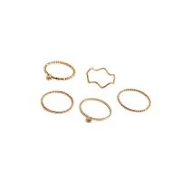 Ensemble d'anneau de laiton, Placage de couleur d'or, styles différents pour le choix & pavé de micro zircon & pour femme, Vendu par fixé