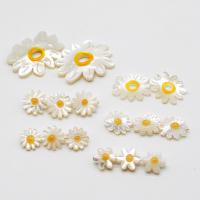 White Lip Shell Beads, Daisy white 