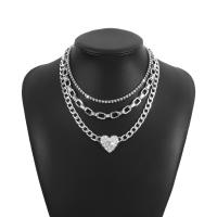 Collier de mode Multi couche, fer, avec alliage de zinc, coeur, Placage, trois couches & le style de punk & pour femme & avec strass, plus de couleurs à choisir .15-17.91 pouce, Vendu par PC