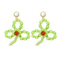 verre boucle d'oreille, Des billes de verre, avec perle de plastique & alliage de zinc, Trois Clover Leaf, Placage de couleur d'or, bijoux de mode & pour femme, vert Vendu par paire