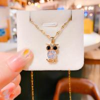 Collier de bijoux de titane, Acier titane, avec 1.97inch chaînes de rallonge, hibou, Plaqué d'or, bijoux de mode & pavé de micro zircon & pour femme, doré Environ 17.72 pouce, Vendu par PC