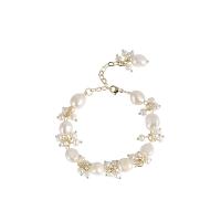 Kultivierten Süßwasser Perle Messing Armband, Natürliche kultivierte Süßwasserperlen, mit Messing, mit Verlängerungskettchen von 2.17inch, Modeschmuck & für Frau, goldfarben, Länge:ca. 6.3 ZollInch, verkauft von Strang