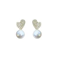 Boucle d'oreille en alliage de zinc en plastique perle, perle de plastique, avec alliage de zinc, coeur, Placage de couleur d'or, Style coréen & pour femme & avec strass Vendu par paire