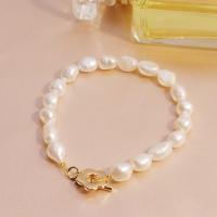 bracelet en laiton de perle d'eau douce cultivée, avec Alliage de cuivre, Plaqué d'or, bijoux de mode & pour femme, blanc, 7-8mm Environ 6.69 pouce, Vendu par PC