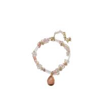 bracelet en laiton de perle d'eau douce cultivée, avec rouge de cerise & laiton, larme, Plaqué or 18K, bijoux de mode & pour femme Environ 8.3 pouce, Vendu par PC