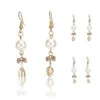 Boucle d'oreille goutte Zinc Alloy, alliage de zinc, avec perle de plastique, Placage de couleur d'or, Forme différente pour le choix & pour femme & avec strass, plus de couleurs à choisir Vendu par paire