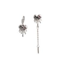 Boucles d'oreilles asymétriques, alliage de zinc, coeur, Placage de couleur argentée, bijoux de mode & pour femme & avec strass, couleurs mélangées Vendu par paire