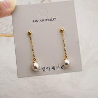 Süßwasser Perle Messing Ohrring, mit Natürliche kultivierte Süßwasserperlen & 304 Edelstahl, vergoldet, Modeschmuck & verschiedene Stile für Wahl & für Frau, zwei verschiedenfarbige, frei von Nickel, Blei & Kadmium, verkauft von Paar
