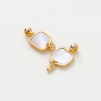 Conector de encanto de latón, metal, con Nácar Blanca, chapado en oro de 18 K, Bricolaje, dorado, 13x16mm, agujero:aproximado 3mm, Vendido por UD