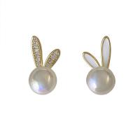 laiton Clip boucle d’oreille, avec perle de plastique, lapin, Placage de couleur d'or, bijoux de mode & pavé de micro zircon & pour femme Vendu par paire