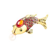 Rhinestone Zinc Alloy Brooch, with Glass & Plastic Pearl, Fish, gold color plated, vintage & fashion jewelry & Unisex & with rhinestone, mixed colors 