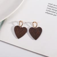 Wood Earring, цинковый сплав, с деревянный, Сердце, ювелирные изделия моды & Женский, продается Пара