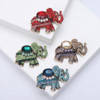 Broche de diamantes de imitación de la aleación de Zinc, Elefante, chapado, para mujer & con diamantes de imitación, más colores para la opción, 52x40mm, Vendido por UD