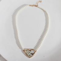 Collier de perles en plastique, perle de plastique, avec coquille, différentes couleurs et motifs pour le choix & bijoux de mode & pour femme Environ 15.74 pouce, Vendu par PC