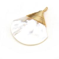 Pendentifs de coquille en laiton, avec laiton, Placage, Forme différente pour le choix & DIY, plus de couleurs à choisir Vendu par PC