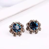 Zinc Alloy Rhinestone Stud Earring, with Crystal, plated, fashion jewelry & for woman & with rhinestone, Random Color, 15mm 