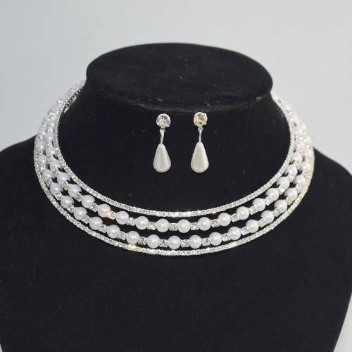 Schmuck Geschenk Sets, Eisen, KragenHalsband & Ohrring, mit Kunststoff Perlen, mit Verlängerungskettchen von 2.76inch, plattiert, 2 Stück & für Frau & mit Strass, keine, collar diameter 128mm,collar width 20mm,earring 25mm, verkauft von setzen