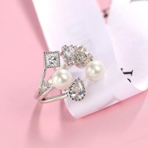 Cubic Zircon Brass Finger Ring, with Cubic Zirconia & Plastic Pearl, silver color plated, for woman, white, Inner Approx 7mm [