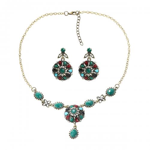 Rhinestone en alliage de zinc bijoux , Boucle d’oreille stud & collier de chaîne de chandail, avec résine, Placage, bijoux de mode & pour femme & avec strass, multicolore, Vendu par fixé[