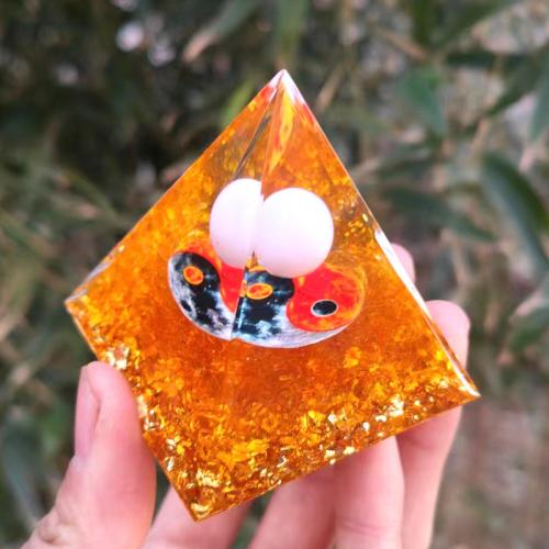 Synthetic Resin Pyramid Decoration, with Gemstone, Pyramidal [