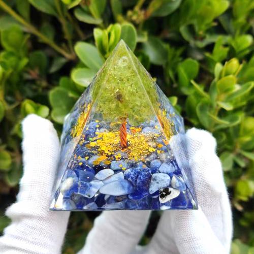 Synthetic Resin Pyramid Decoration, with Gemstone, Pyramidal [