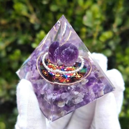 Synthetic Resin Pyramid Decoration, with Gemstone, Pyramidal [