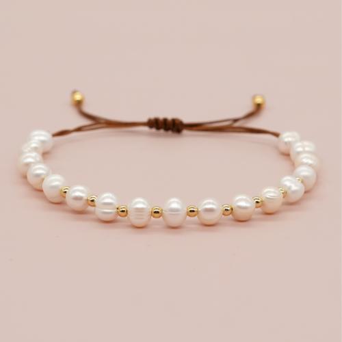 bracelet en laiton de perle d'eau douce cultivée, avec Cordon de noeud & laiton, Placage de couleur d'or, Réglable & bijoux de mode & pour femme, blanc Environ 28 cm, Vendu par PC