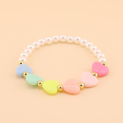 Pulseras de acrílico, con Perlas plásticas & metal, Corazón, chapado en color dorado, Joyería & para mujer, color mixto, diámetro interior:aproximado 60mm, Vendido por UD