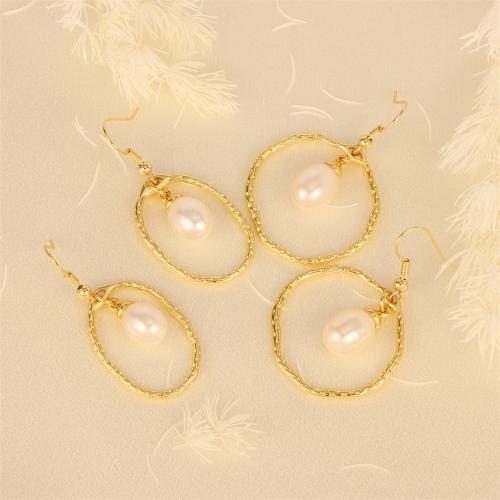 Aretes de agua dulce perla latón, metal, con Perlas cultivadas de agua dulce, chapado en color dorado, diferentes estilos para la opción & para mujer, más colores para la opción, Vendido por Par[