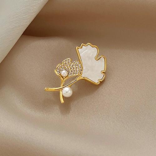 Rhinestone Zinc Alloy Brooch, with ABS Plastic Pearl, Ginkgo Leaf, plated, fashion jewelry & with rhinestone, golden, 35mm 