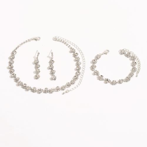 Rhinestone en alliage de zinc bijoux , Boucle d’oreille stud & Bracelet & collier, Placage, bijoux de mode & styles différents pour le choix & pour femme & avec strass, argent, Vendu par fixé