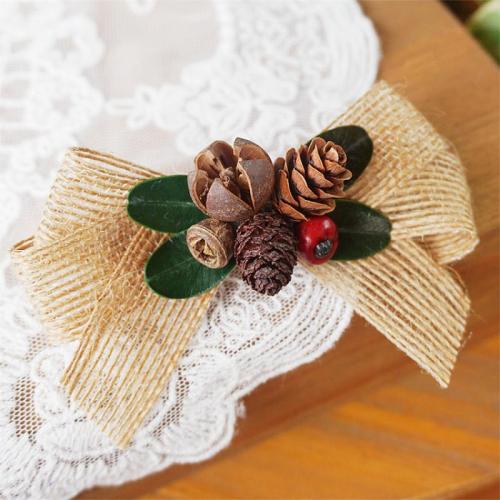 Alligator Hair Clip, Lace, with Linen & Brass, handmade, vintage & for woman 