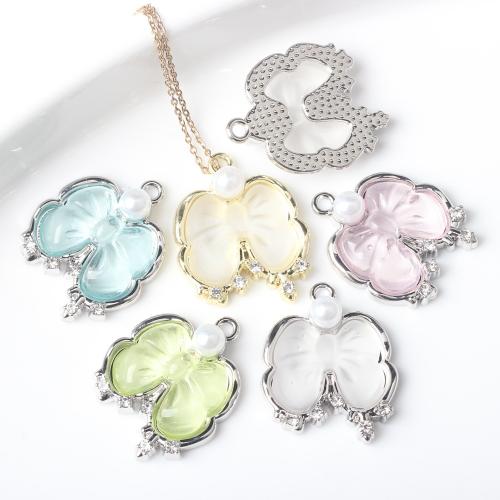 Résine Zinc Alloy pendentifs, alliage de zinc, avec résine & perle de plastique, Noeud papillon, Placage, DIY & pavé de micro zircon, plus de couleurs à choisir Environ 2mm Vendu par sac[