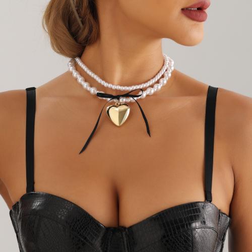 Collar de la aleación del cinc, aleación de zinc, con Perlas plásticas, Corazón, chapado en color dorado, Doble capa & para mujer, Blanco, Vendido por UD[