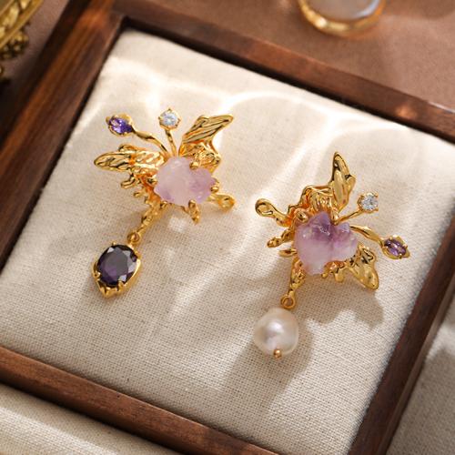 Boucles d'oreilles d'eau douce de Perle , laiton, avec zircon cubique & perle d'eau douce cultivée & verre, papillon, Placage de couleur d'or, pour femme & avec strass, violet Vendu par paire