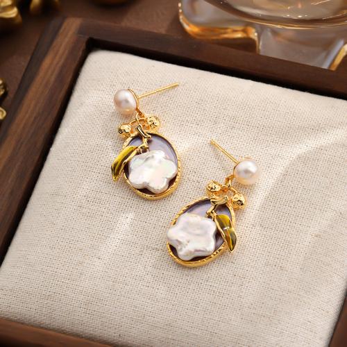 Boucles d'oreilles d'eau douce de Perle , laiton, avec perle d'eau douce cultivée, fleur, Placage de couleur d'or, pour femme & émail Vendu par paire