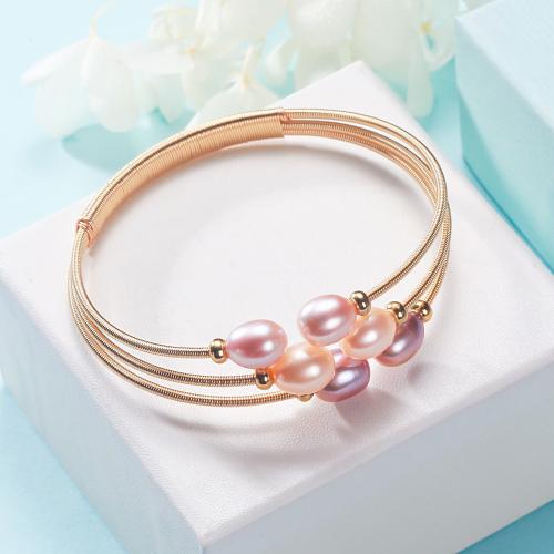 bracelet en laiton de perle d'eau douce cultivée, avec perle d'eau douce cultivée, trois couches & bijoux de mode & pour femme, doré Environ 17 cm, Vendu par PC