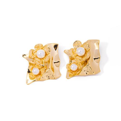 Brass Stud Earring, with Plastic Pearl, Flower, fashion jewelry & for woman 