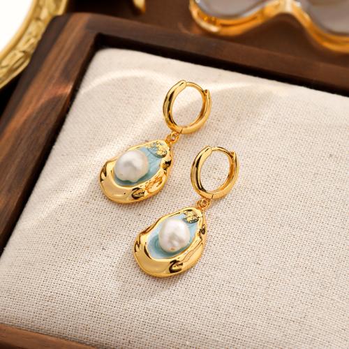 Boucles d'oreilles d'eau douce de Perle , laiton, avec perle d'eau douce cultivée, Placage de couleur d'or, pour femme & émail Vendu par paire