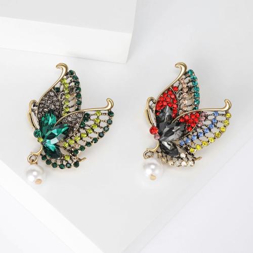 Rhinestone Zinc Alloy Brooch, with Plastic Pearl, Butterfly, plated, fashion jewelry & with rhinestone 