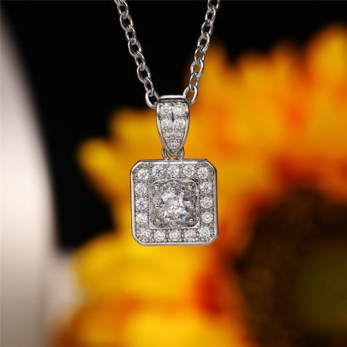 Collier en laiton cubique Zircon Micro Pave, bijoux de mode & pavé de micro zircon & pour femme Environ 45 cm, Vendu par brin