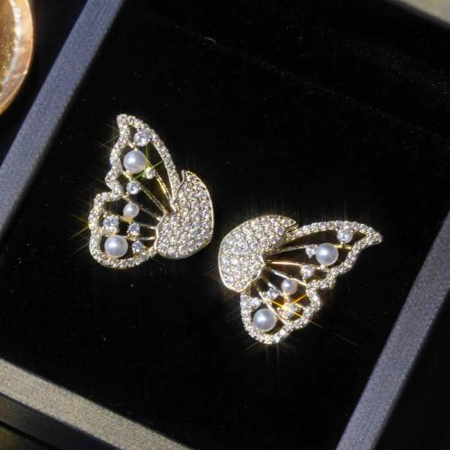 Pendiente stud de cobre con los diamantes de imitación , aleación de zinc, con Perlas plásticas, Mariposa, Joyería & para mujer & con diamantes de imitación, dorado, 20x25mm, Vendido por Par