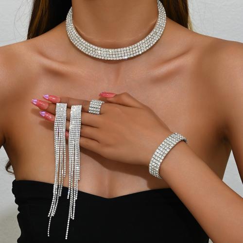 metal Conjunto de joya, anillo de dedo & pulsera & pendiente & collar, con diamantes de imitación, borla, chapado, 4 piezas & diferentes estilos para la opción & para mujer, plateado, Vendido por Set