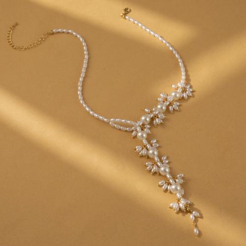 Collier de perles en plastique, fer, avec perle de plastique, Placage de couleur d'or, bijoux de mode, blanc, Vendu par PC