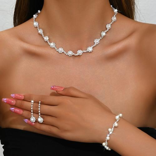 metal Conjunto de joya, con Perlas plásticas, chapado, diferentes estilos para la opción & para mujer & con diamantes de imitación, plateado, Vendido por Set[