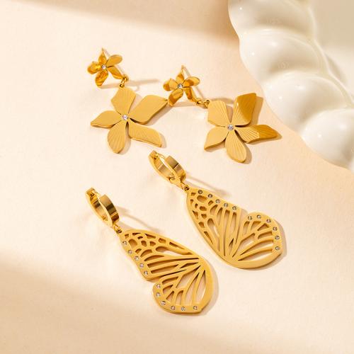 Boucles d'oreilles en acier titane, Placage de couleur d'or, bijoux de mode & modèles différents pour le choix & avec strass, doré, Vendu par paire