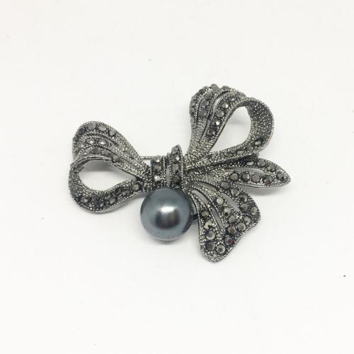 Broche de diamantes de imitación de la aleación de Zinc, con Perlas plásticas, Lazo, chapado, para mujer & con diamantes de imitación, negro de plomo, Vendido por UD